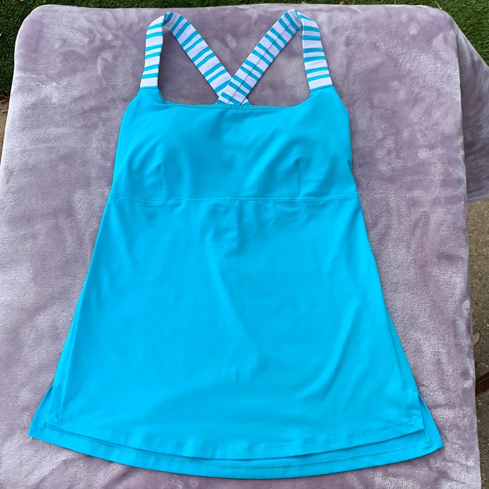 Lululemon cross back tank blue sz 8